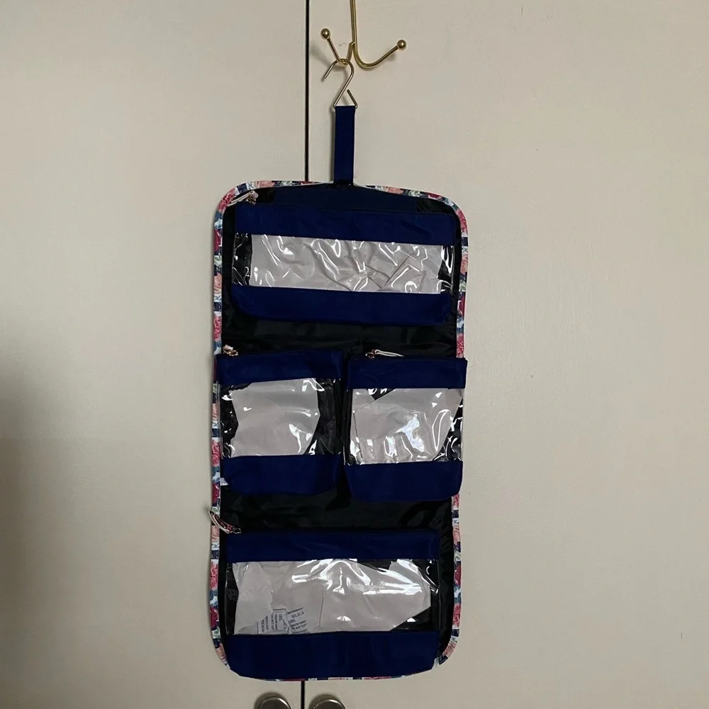 N/A hanging travel